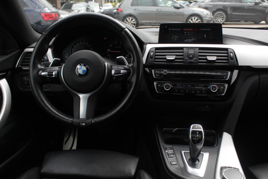 BMW 4 Serie Gran Coupé 430i High Exe. M Sport / Schuifdak / Camera / Head-up / Harman Kardon / 19'' / Leder / Navigatie / Dodehoek / DAB / Stoelverwarming / Cruise Control
