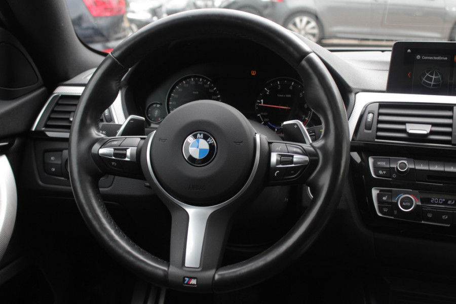 BMW 4 Serie Gran Coupé 430i High Exe. M Sport / Schuifdak / Camera / Head-up / Harman Kardon / 19'' / Leder / Navigatie / Dodehoek / DAB / Stoelverwarming / Cruise Control