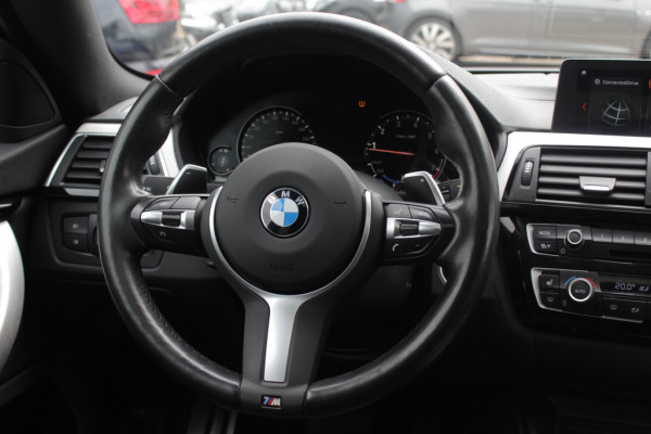 BMW 4 Serie Gran Coupé 430i High Exe. M Sport / Schuifdak / Camera / Head-up / Harman Kardon / 19'' / Leder / Navigatie / Dodehoek / DAB / Stoelverwarming / Cruise Control