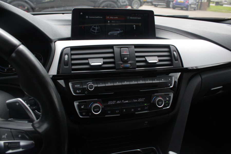 BMW 4 Serie Gran Coupé 430i High Exe. M Sport / Schuifdak / Camera / Head-up / Harman Kardon / 19'' / Leder / Navigatie / Dodehoek / DAB / Stoelverwarming / Cruise Control