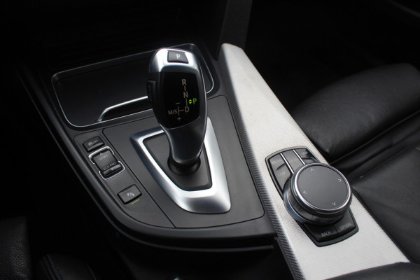 BMW 4 Serie Gran Coupé 430i High Exe. M Sport / Schuifdak / Camera / Head-up / Harman Kardon / 19'' / Leder / Navigatie / Dodehoek / DAB / Stoelverwarming / Cruise Control