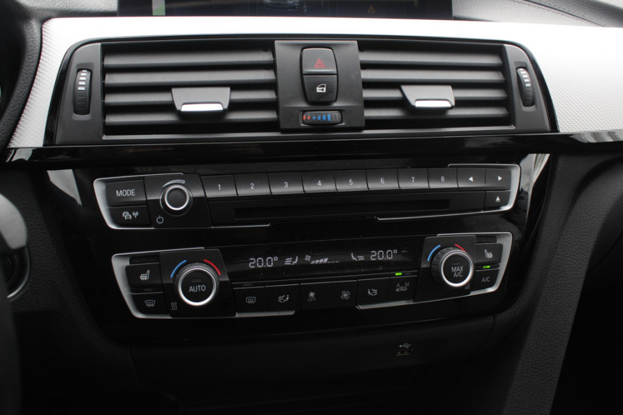 BMW 4 Serie Gran Coupé 430i High Exe. M Sport / Schuifdak / Camera / Head-up / Harman Kardon / 19'' / Leder / Navigatie / Dodehoek / DAB / Stoelverwarming / Cruise Control