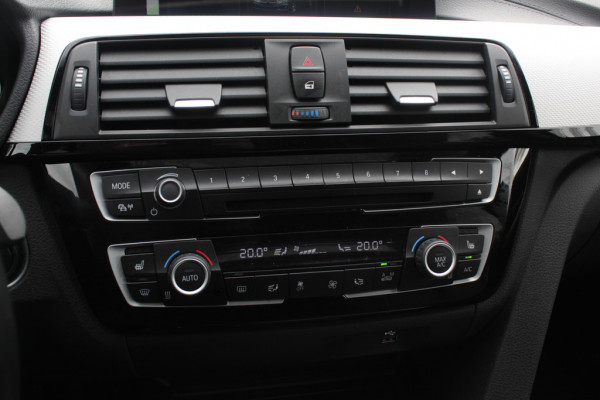 BMW 4 Serie Gran Coupé 430i High Exe. M Sport / Schuifdak / Camera / Head-up / Harman Kardon / 19'' / Leder / Navigatie / Dodehoek / DAB / Stoelverwarming / Cruise Control