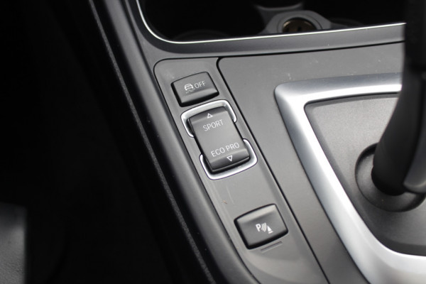BMW 4 Serie Gran Coupé 430i High Exe. M Sport / Schuifdak / Camera / Head-up / Harman Kardon / 19'' / Leder / Navigatie / Dodehoek / DAB / Stoelverwarming / Cruise Control