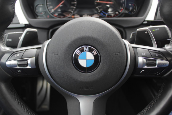 BMW 4 Serie Gran Coupé 430i High Exe. M Sport / Schuifdak / Camera / Head-up / Harman Kardon / 19'' / Leder / Navigatie / Dodehoek / DAB / Stoelverwarming / Cruise Control