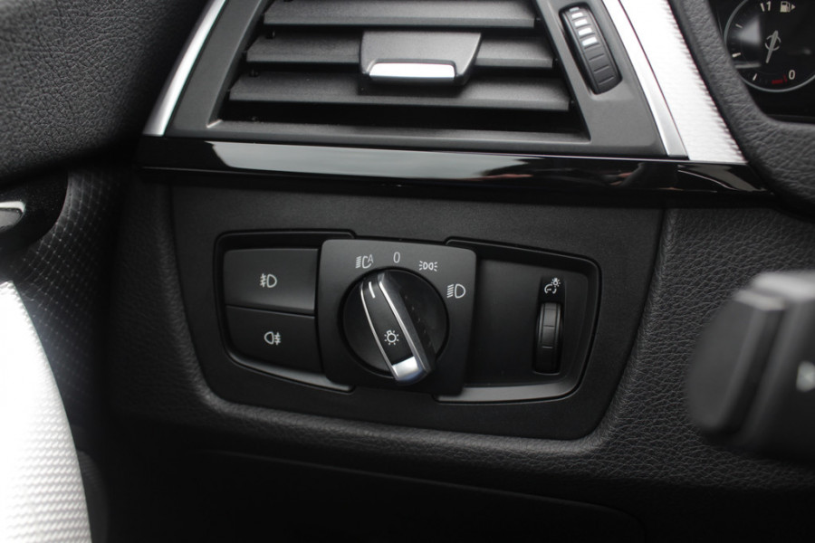 BMW 4 Serie Gran Coupé 430i High Exe. M Sport / Schuifdak / Camera / Head-up / Harman Kardon / 19'' / Leder / Navigatie / Dodehoek / DAB / Stoelverwarming / Cruise Control