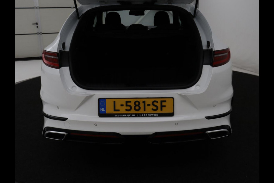 Kia ProCeed 1.5 T-GDi MHEV GT-Line Edition | Panoramadak | Trekhaak | Carplay | Camera | Navigatie | Parkeerhulp | Climate control | Bluetooth | Cruise control | Getint glas