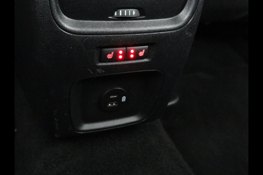 Ford Kuga 2.5 PHEV Titanium | SOH 85,6% | Trekhaak | Stoelverwarming | Camera | Adaptive cruise | Side Assist | Navigatie | Achterbankverwarming | Keyless | Carplay | Plug In