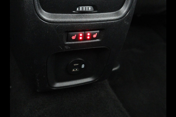 Ford Kuga 2.5 PHEV Titanium | SOH 85,6% | Trekhaak | Stoelverwarming | Camera | Adaptive cruise | Side Assist | Navigatie | Achterbankverwarming | Keyless | Carplay | Plug In
