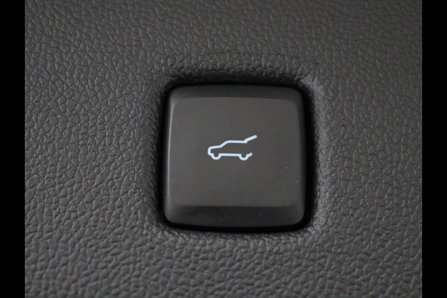 Ford Kuga 2.5 PHEV Titanium | SOH 85,6% | Trekhaak | Stoelverwarming | Camera | Adaptive cruise | Side Assist | Navigatie | Achterbankverwarming | Keyless | Carplay | Plug In