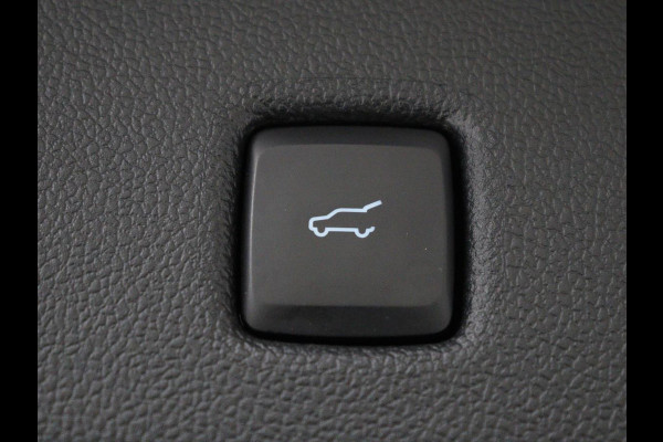 Ford Kuga 2.5 PHEV Titanium | SOH 85,6% | Trekhaak | Stoelverwarming | Camera | Adaptive cruise | Side Assist | Navigatie | Achterbankverwarming | Keyless | Carplay | Plug In