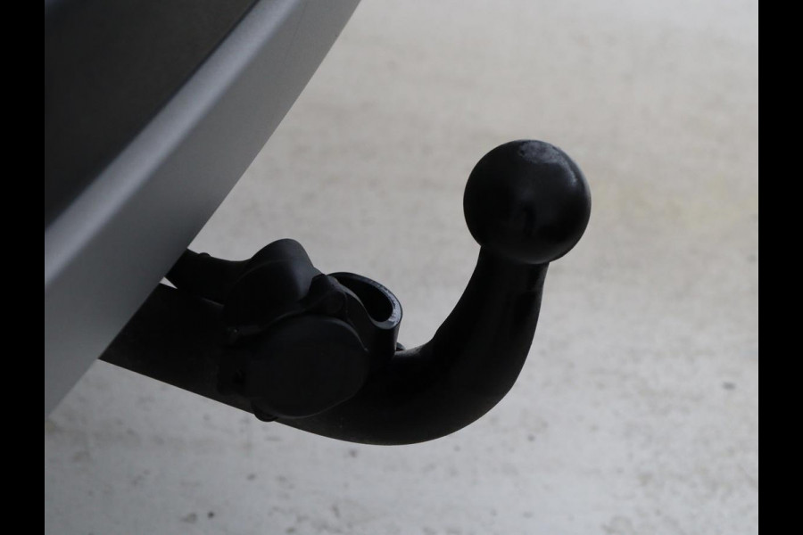 Ford Kuga 2.5 PHEV Titanium | SOH 85,6% | Trekhaak | Stoelverwarming | Camera | Adaptive cruise | Side Assist | Navigatie | Achterbankverwarming | Keyless | Carplay | Plug In