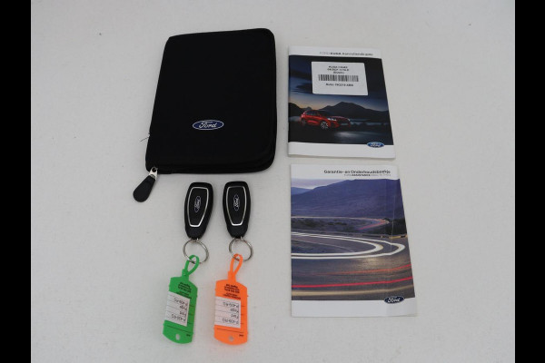 Ford Kuga 2.5 PHEV Titanium | SOH 85,6% | Trekhaak | Stoelverwarming | Camera | Adaptive cruise | Side Assist | Navigatie | Achterbankverwarming | Keyless | Carplay | Plug In