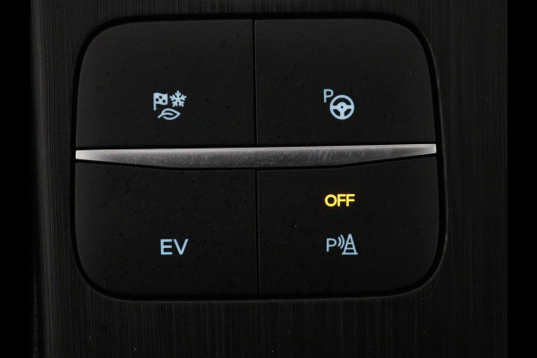 Ford Kuga 2.5 PHEV Titanium | SOH 85,6% | Trekhaak | Stoelverwarming | Camera | Adaptive cruise | Side Assist | Navigatie | Achterbankverwarming | Keyless | Carplay | Plug In