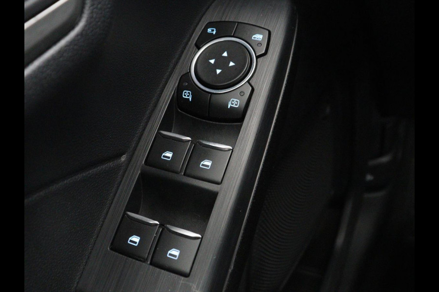 Ford Kuga 2.5 PHEV Titanium | SOH 85,6% | Trekhaak | Stoelverwarming | Camera | Adaptive cruise | Side Assist | Navigatie | Achterbankverwarming | Keyless | Carplay | Plug In