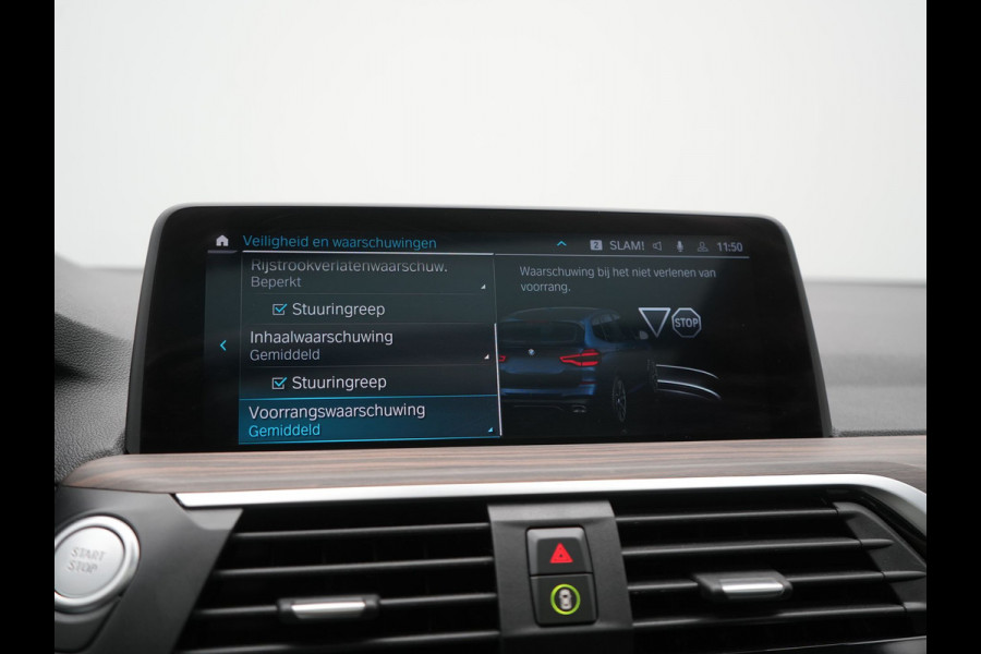 BMW X3 xDrive30e M Sport PHEV 293pk Dealer O.H. | Trekhaak Af Fabriek | Panodak | Head Up | Adaptive Cruise | 360 Camera | Harman / Kardon | Adaptief Onderstel | Lederen Sportstoelen Memory & Verwarmd | Keyless | Blis | Sfeerverlichting |  Plug In Hybrid |