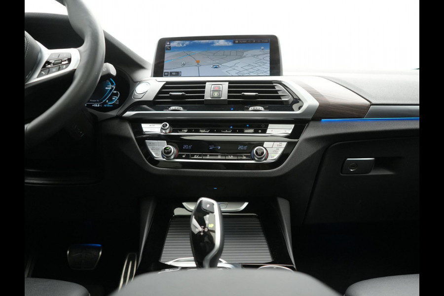 BMW X3 xDrive30e M Sport PHEV 293pk Dealer O.H. | Trekhaak Af Fabriek | Panodak | Head Up | Adaptive Cruise | 360 Camera | Harman / Kardon | Adaptief Onderstel | Lederen Sportstoelen Memory & Verwarmd | Keyless | Blis | Sfeerverlichting |  Plug In Hybrid |