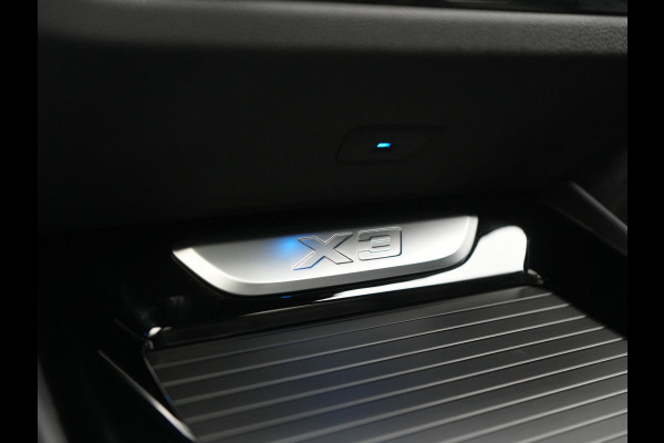 BMW X3 xDrive30e M Sport PHEV 293pk Dealer O.H. | Trekhaak Af Fabriek | Panodak | Head Up | Adaptive Cruise | 360 Camera | Harman / Kardon | Adaptief Onderstel | Lederen Sportstoelen Memory & Verwarmd | Keyless | Blis | Sfeerverlichting |  Plug In Hybrid |