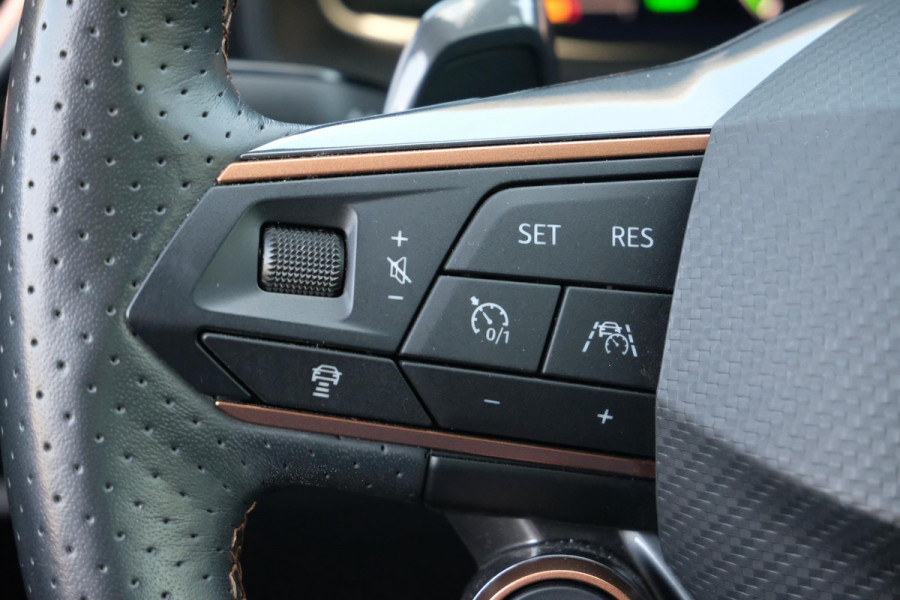 CUPRA Formentor 1.4 e-Hybrid VZ Performance 245PK | Wegklapbare trekhaak | 360 Camera | Adaptive cruise control | Stuur & Stoelverwarming | Memory Seats