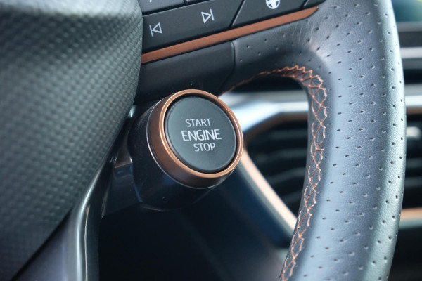 CUPRA Formentor 1.4 e-Hybrid VZ Performance 245PK | Wegklapbare trekhaak | 360 Camera | Adaptive cruise control | Stuur & Stoelverwarming | Memory Seats