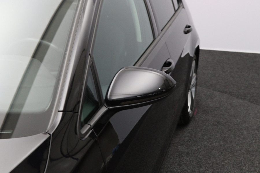 Volkswagen Golf Variant 1.5 TSI 150 PK R-Line Highline BNS, Trekhaak, Digitale Cockpit, LED, Camera, Stoelverwarming, Camera