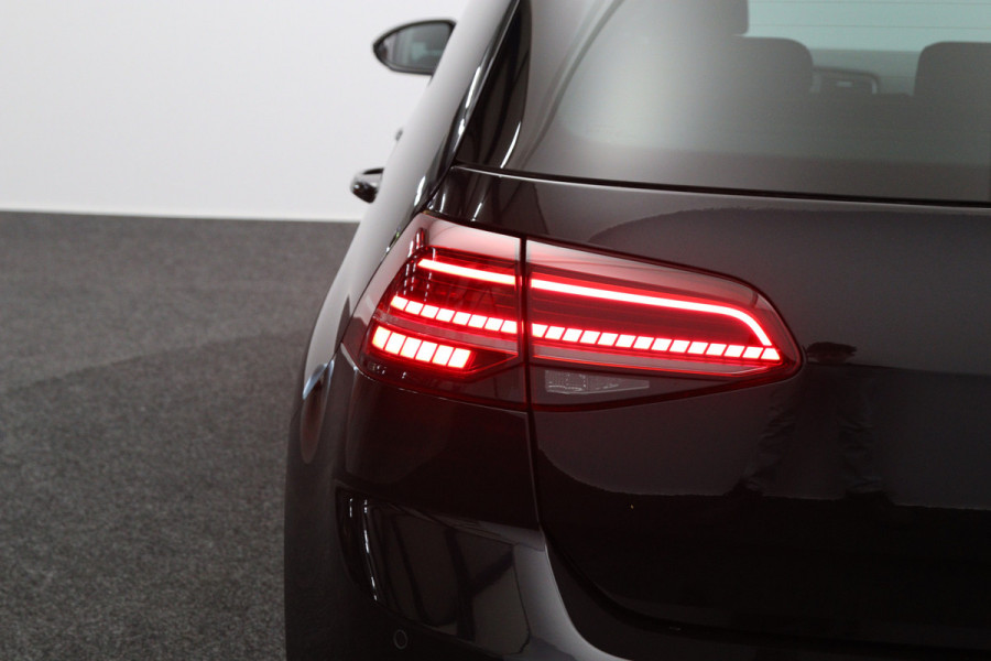 Volkswagen Golf Variant 1.5 TSI 150 PK R-Line Highline BNS, Trekhaak, Digitale Cockpit, LED, Camera, Stoelverwarming, Camera