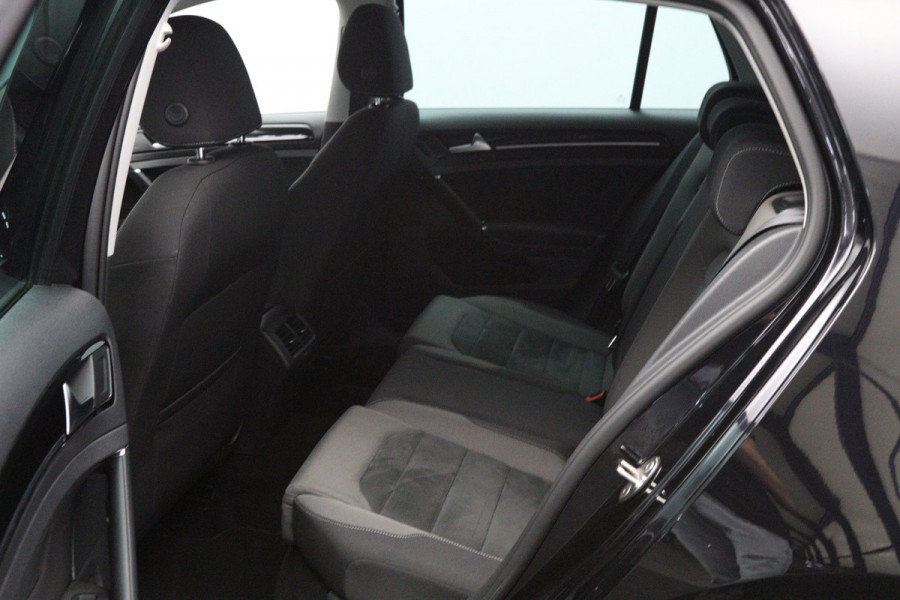 Volkswagen Golf Variant 1.5 TSI 150 PK R-Line Highline BNS, Trekhaak, Digitale Cockpit, LED, Camera, Stoelverwarming, Camera