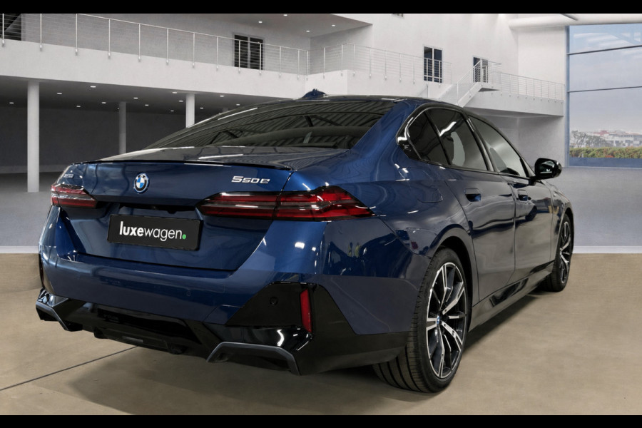 BMW 5 Serie 550e xDrive M-Sport Pro B&W Trekh Prof-onderstel 20inch