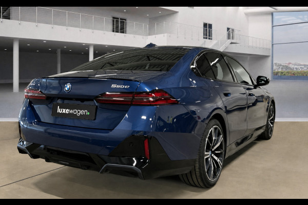 BMW 5 Serie 550e xDrive M-Sport Pro B&W Trekh Prof-onderstel 20inch