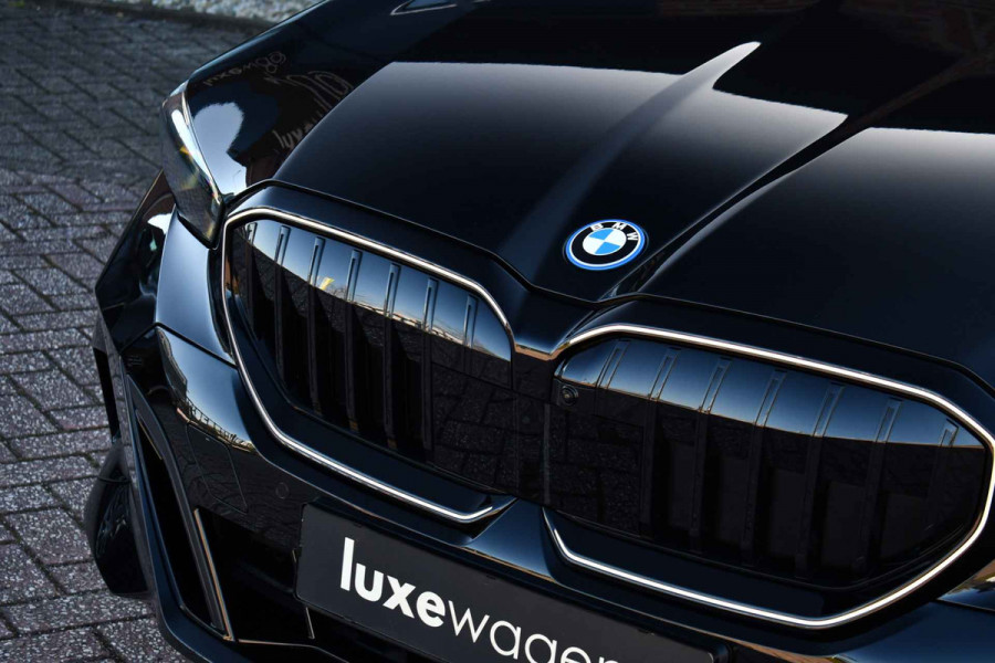 BMW 5 Serie 550e xDrive M-Sport Pro B&W Trekh Prof-onderstel 20inch