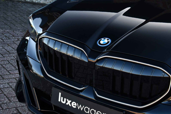 BMW 5 Serie 550e xDrive M-Sport Pro B&W Trekh Prof-onderstel 20inch