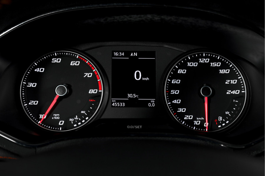 Seat Arona 1.0 TSI 116 PK FR | Cruise | PDC | Camera | ECC | Trekhaak | LM 17" |