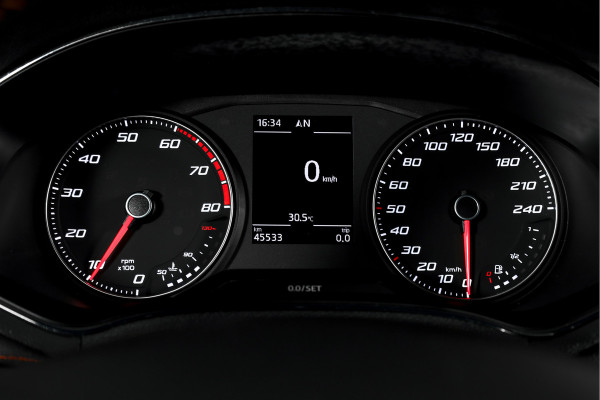 Seat Arona 1.0 TSI 116 PK FR | Cruise | PDC | Camera | ECC | Trekhaak | LM 17" |