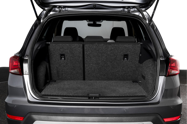 Seat Arona 1.0 TSI 116 PK FR | Cruise | PDC | Camera | ECC | Trekhaak | LM 17" |