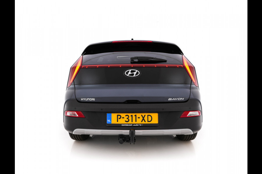 Hyundai Bayon 1.0 T-GDI Premium Sky (INCL.BTW) *PANO | ADAPTIVE-CRUISE | FULL-LED | BOSE-SOUND | BLINDSPOT | DIGI-COCKPIT | HEATED-SPORTSEATS | CAMERA | DAB | KEYLESS | PRIVACY-GLASS | 16''ALU | TOWBAR*
