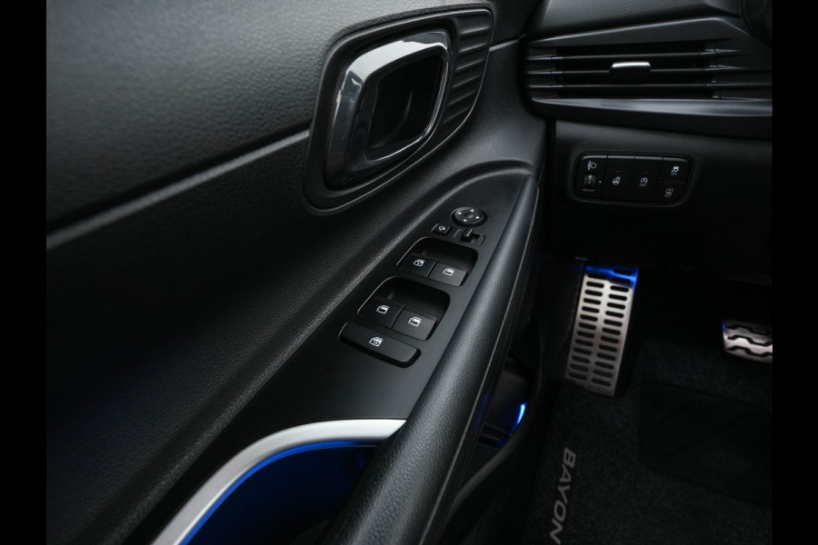 Hyundai Bayon 1.0 T-GDI Premium Sky (INCL.BTW) *PANO | ADAPTIVE-CRUISE | FULL-LED | BOSE-SOUND | BLINDSPOT | DIGI-COCKPIT | HEATED-SPORTSEATS | CAMERA | DAB | KEYLESS | PRIVACY-GLASS | 16''ALU | TOWBAR*