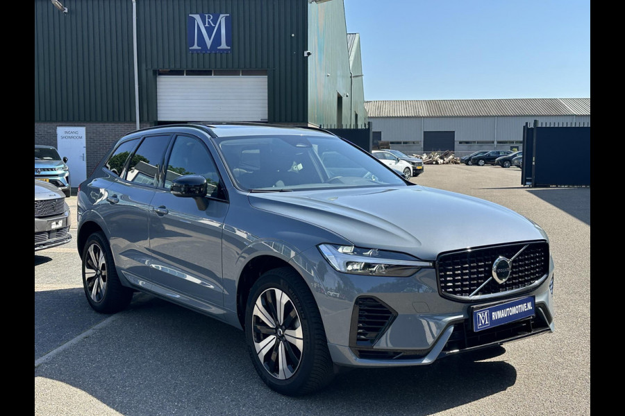 Volvo XC60 2.0 T6 Plug-in hybrid AWD R-Design | BOMVOL!! | 22K KM!! | STOEL STUURVERWARMING | PANO | ELEK. TREKHAAK | ADAP. CRUISRE | MEM. STOELEN | ACHTERBANK VERWARMD | ELEK. ACHTERKLEP | 12 MND BOVAG GARANTIE | DEALER ONDERHOUDEN |