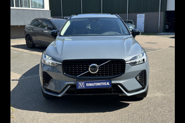 Volvo XC60 2.0 T6 Plug-in hybrid AWD R-Design | BOMVOL!! | 22K KM!! | STOEL STUURVERWARMING | PANO | ELEK. TREKHAAK | ADAP. CRUISRE | MEM. STOELEN | ACHTERBANK VERWARMD | ELEK. ACHTERKLEP | 12 MND BOVAG GARANTIE | DEALER ONDERHOUDEN |