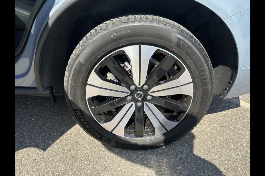 Volvo XC60 2.0 T6 Plug-in hybrid AWD R-Design | BOMVOL!! | 22K KM!! | STOEL STUURVERWARMING | PANO | ELEK. TREKHAAK | ADAP. CRUISRE | MEM. STOELEN | ACHTERBANK VERWARMD | ELEK. ACHTERKLEP | 12 MND BOVAG GARANTIE | DEALER ONDERHOUDEN |