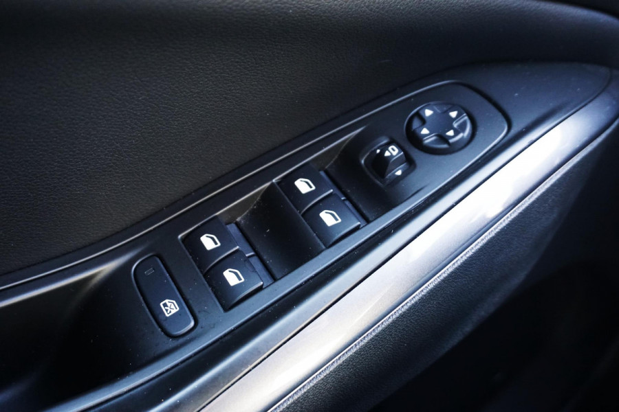 Opel Grandland X 1.6 Turbo 300PK Hybrid4 Ultimate|SOH100%|Trekhaak| Leer|Carplay.