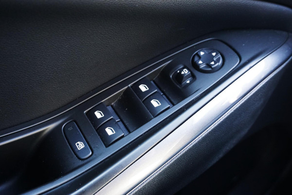 Opel Grandland X 1.6 Turbo 300PK Hybrid4 Ultimate|SOH100%|Trekhaak| Leer|Carplay.