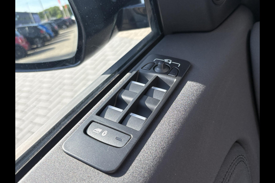 Land Rover Discovery Sport P300e 1.5 S | Trekhaak | Stoelverwarming | 360 Camera | Leder |