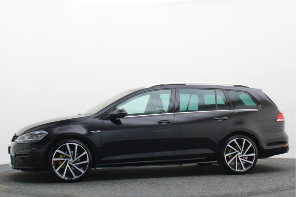 Volkswagen Golf Variant 1.5 TSI Highline Business R Panoramadak, LED, Camera, Virtual Cockpit, Trekhaak