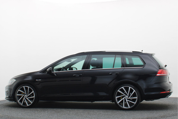 Volkswagen Golf Variant 1.5 TSI Highline Business R Panoramadak, LED, Camera, Virtual Cockpit, Trekhaak