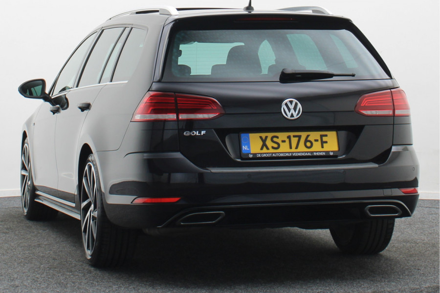 Volkswagen Golf Variant 1.5 TSI Highline Business R Panoramadak, LED, Camera, Virtual Cockpit, Trekhaak