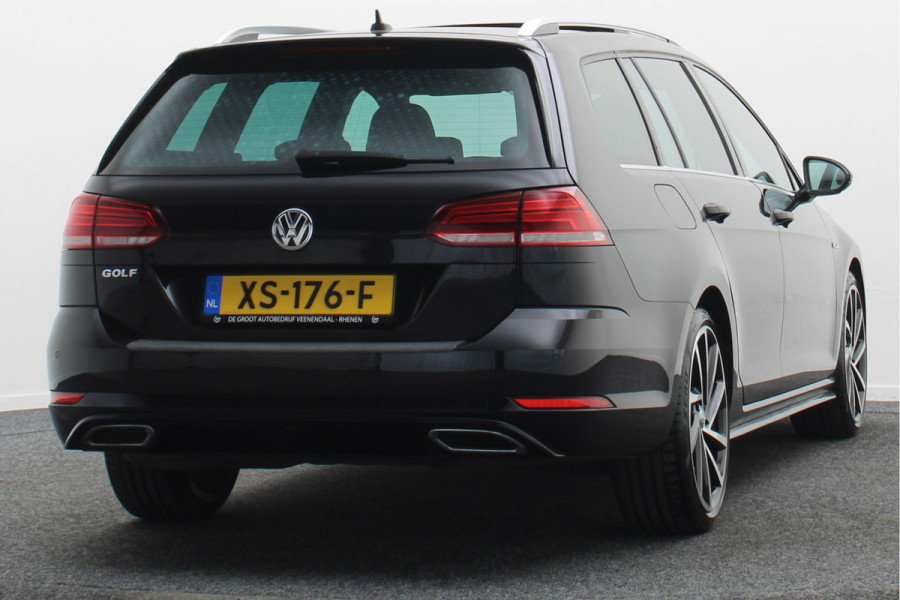 Volkswagen Golf Variant 1.5 TSI Highline Business R Panoramadak, LED, Camera, Virtual Cockpit, Trekhaak