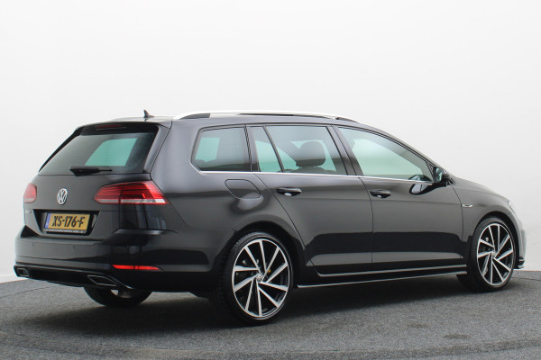 Volkswagen Golf Variant 1.5 TSI Highline Business R Panoramadak, LED, Camera, Virtual Cockpit, Trekhaak
