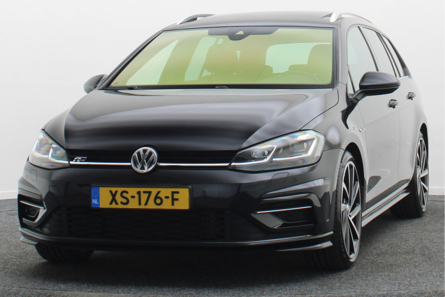 Volkswagen Golf Variant 1.5 TSI Highline Business R Panoramadak, LED, Camera, Virtual Cockpit, Trekhaak