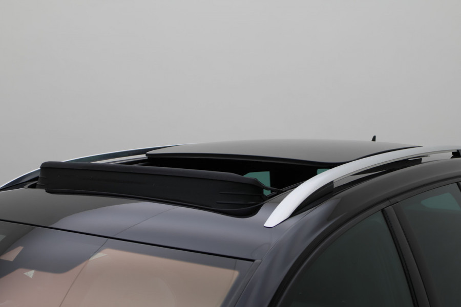 Volkswagen Golf Variant 1.5 TSI Highline Business R Panoramadak, LED, Camera, Virtual Cockpit, Trekhaak