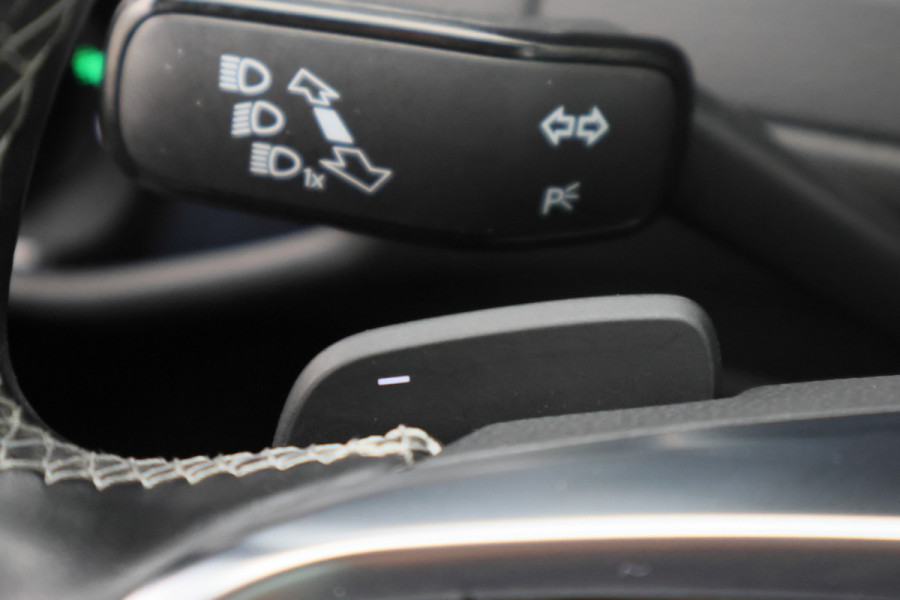 Volkswagen Golf Variant 1.5 TSI Highline Business R Panoramadak, LED, Camera, Virtual Cockpit, Trekhaak